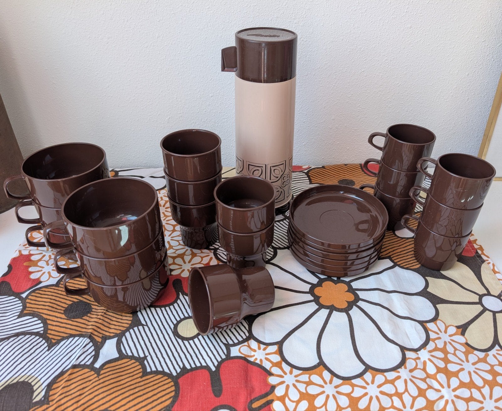 Vintage bruin Mepal servies + Aladin thermoskan, Overige materialen, Gebruikt, Overige typen, Ophalen of Verzenden