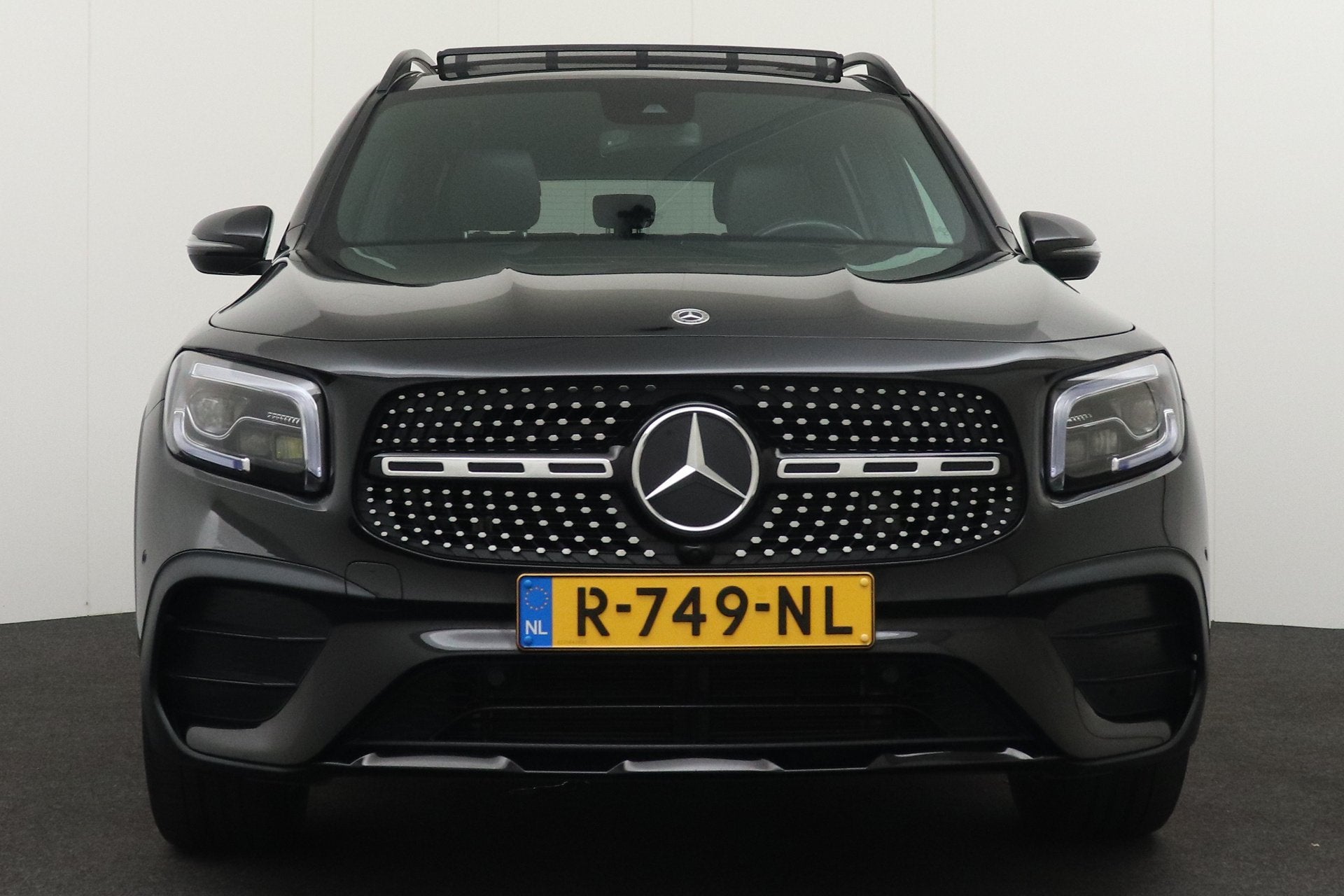 Mercedes-Benz GLB 200 AMG Night-Pack 7-Pers Pano-dak Carplay, Auto's, Dealer onderhouden, 4 cilinders, 7 stoelen, Zwart