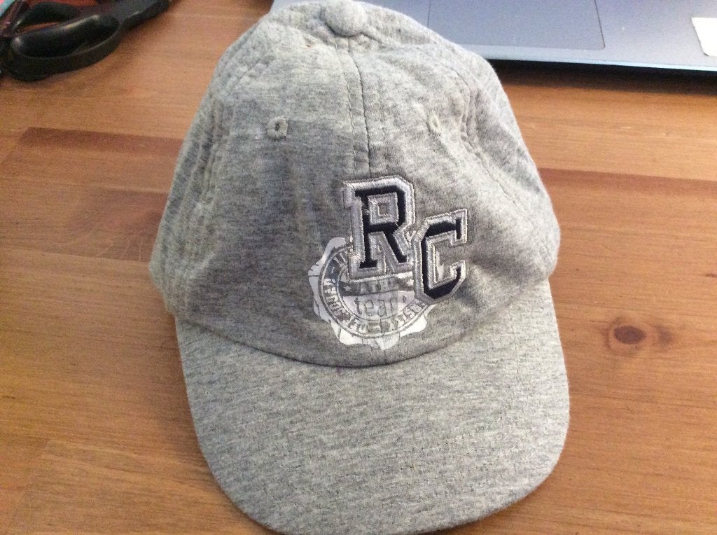 Leuke Pet Nieuw grijs met RC patch maat 74/80 merk: Cubus as, Jongetje of Meisje, Nieuw, Ophalen of Verzenden, Pet