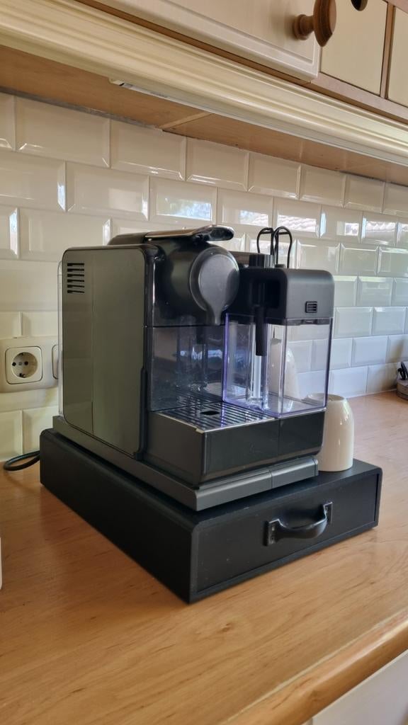 DeLonghi Nespresso Lttissima Touch + capsule lade set, Ophalen, Koffiepads en cups, Koffiemachine, Zo goed als nieuw