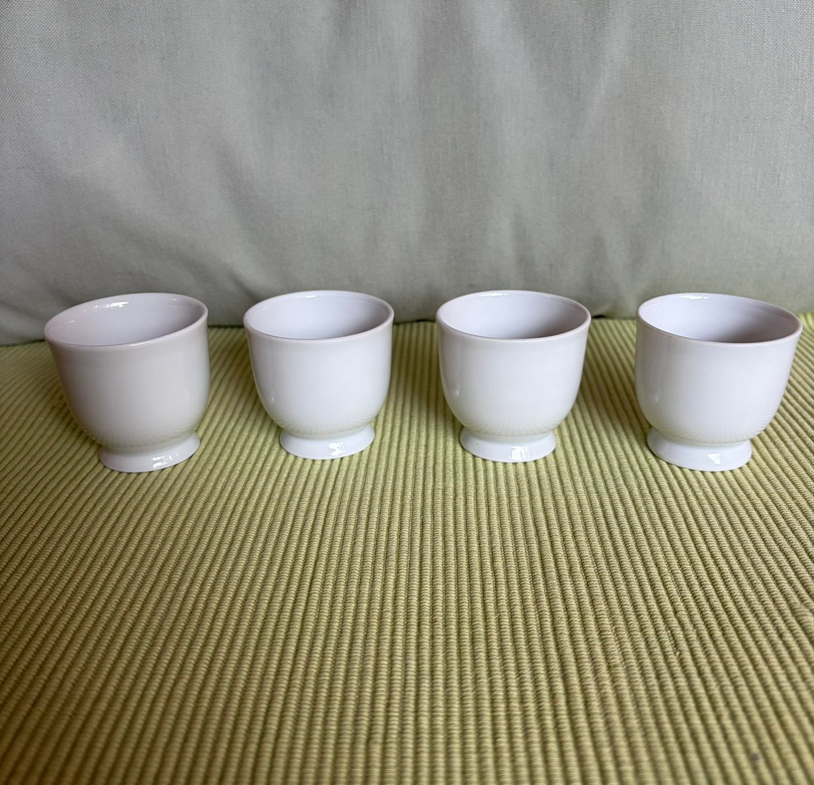 Set van 4 witte eierdopjes Mosa Select, Huis en Inrichting, Keuken | Servies, Overige typen, Ophalen of Verzenden, Zo goed als nieuw