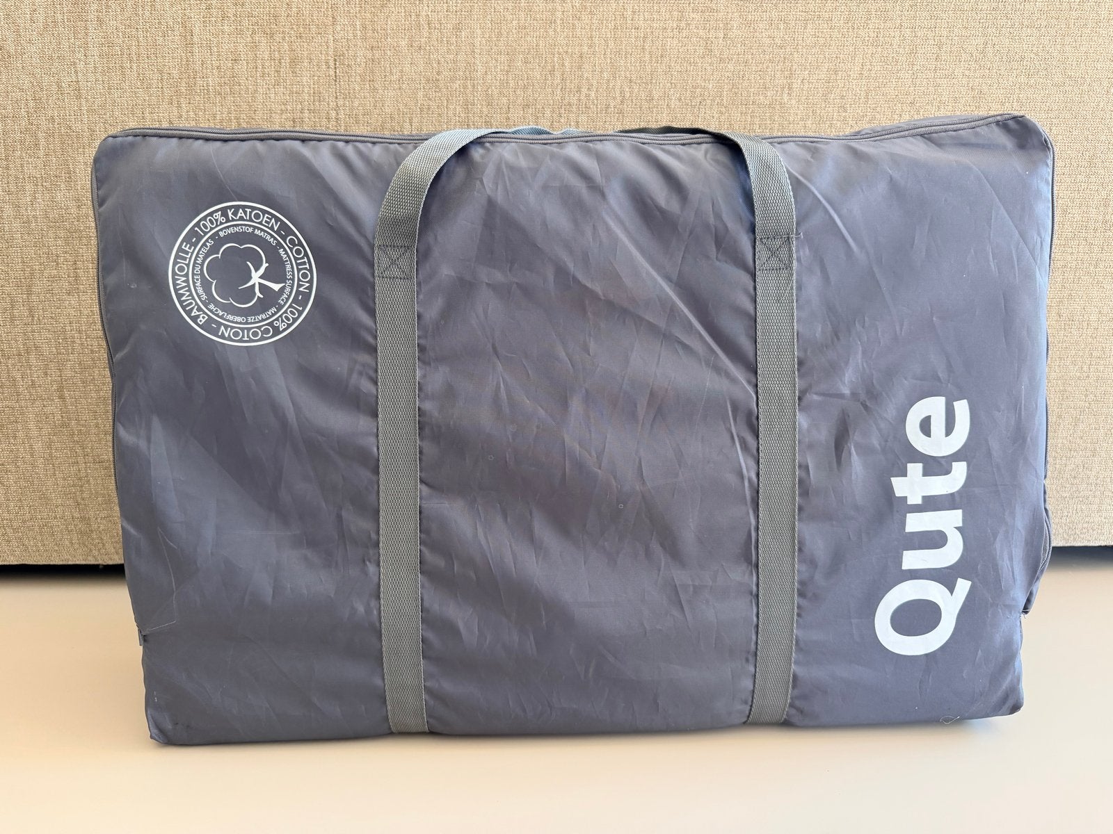 Qute Opvouwbaar ReisCampingbed Matras (60x120 cm) + Draagtas, Ophalen, Zo goed als nieuw, Reisbedje