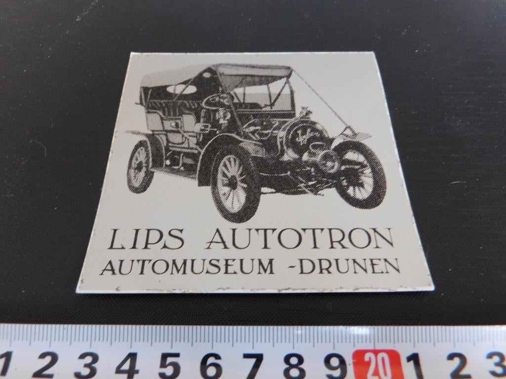 sticker Drunen LIPS AUTOTRON automuseum Spijker oldtimer, Ophalen, Zo goed als nieuw