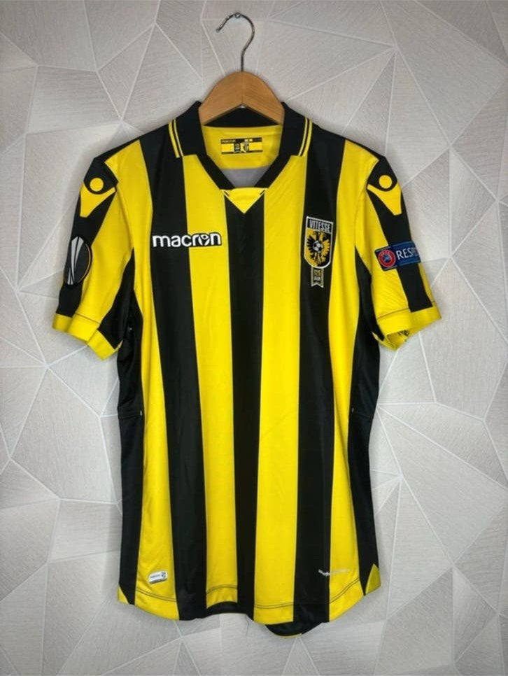 Vitesse shirt Mount, Maat M, Verzenden, Zo goed als nieuw, Shirt