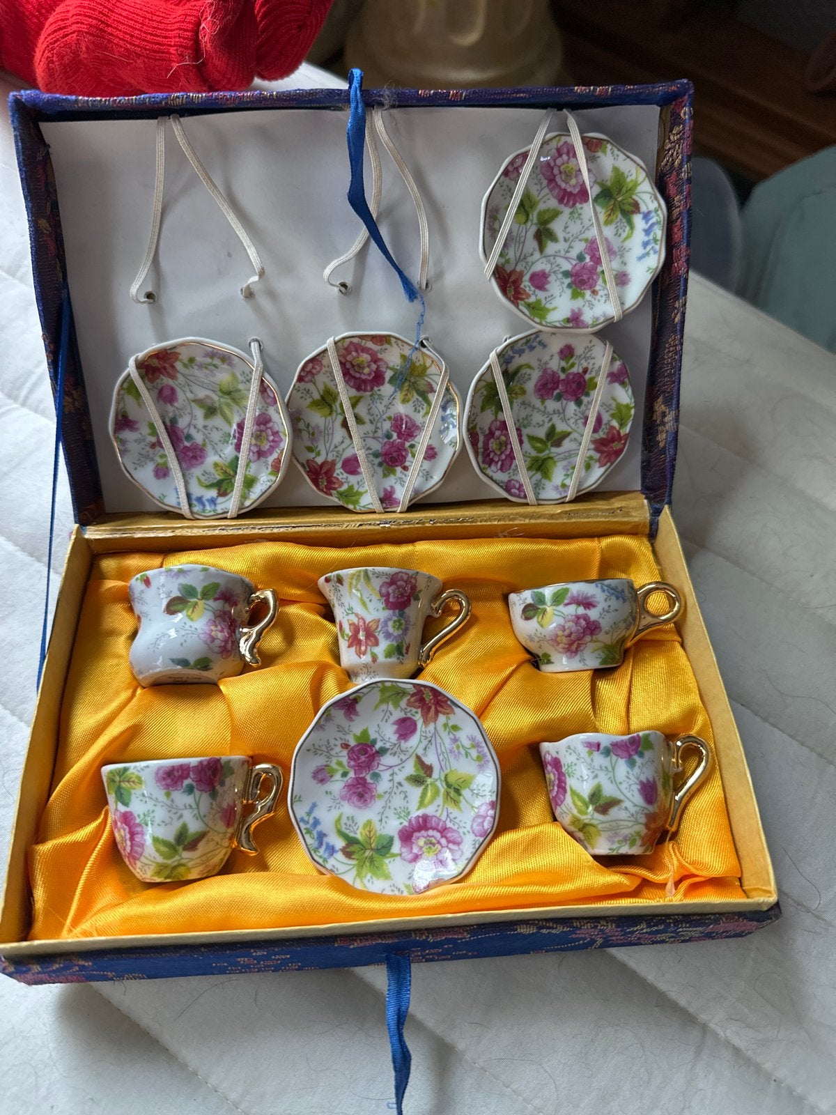 Miniatuur theeserviesje Rose Line Gold Limonges, Antiek en Kunst, Ophalen