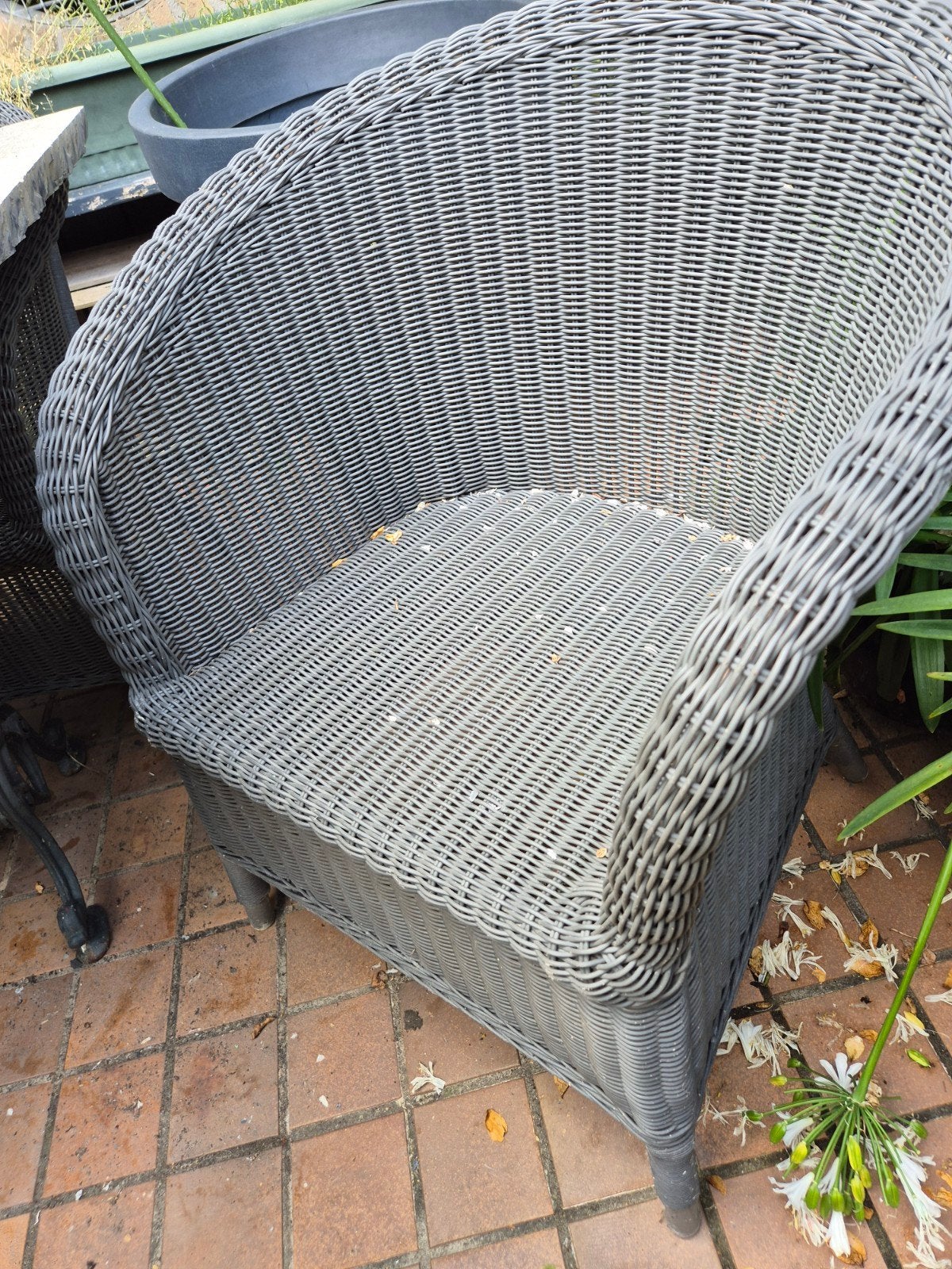 4 rotan stoelen, waarvan 1 met lichte schade, Ophalen, Gebruikt, Bruin