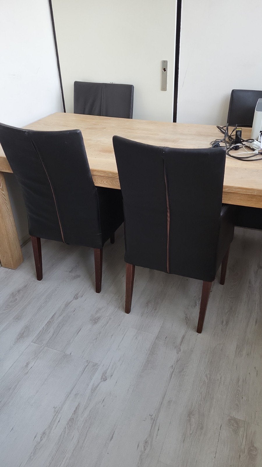 GRATIS Eettafel met 4 zwarte stoelen, Gebruikt, Zwart, Hout, Ophalen of Verzenden