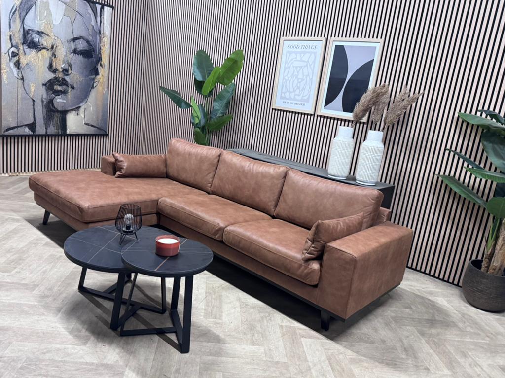 ZGAN Hoekbank Jurga  - Cognac - 280 x 155, Huis en Inrichting, 250 tot 300 cm, -, -, Microvezel cognac hoekbank modern industrieel
