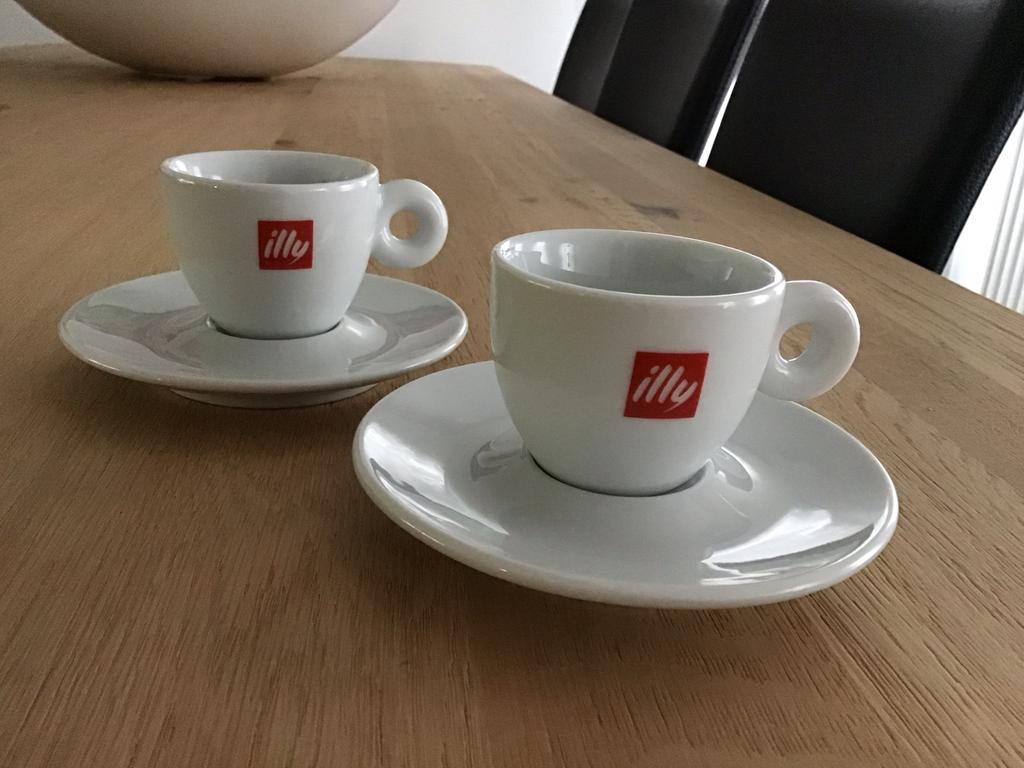 2x Illy espresso kop en schotel, Ophalen, Zo goed als nieuw, Porselein, Kop en/of schotel