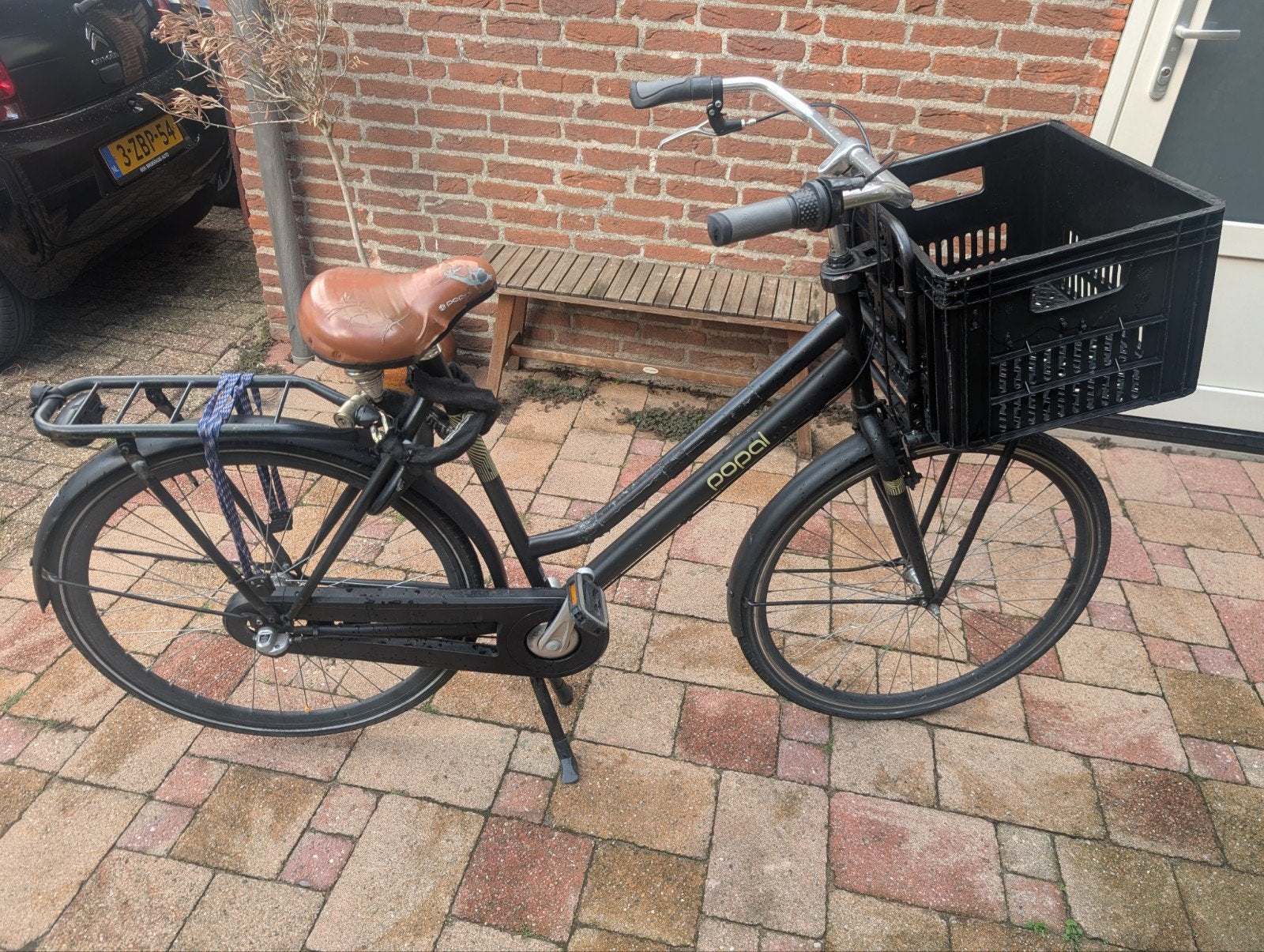 Popal fiets zwart 28 inch, 3 versnellingen, met krat, Fietsen en Brommers, Ophalen, Gebruikt, Terugtraprem, Versnellingen