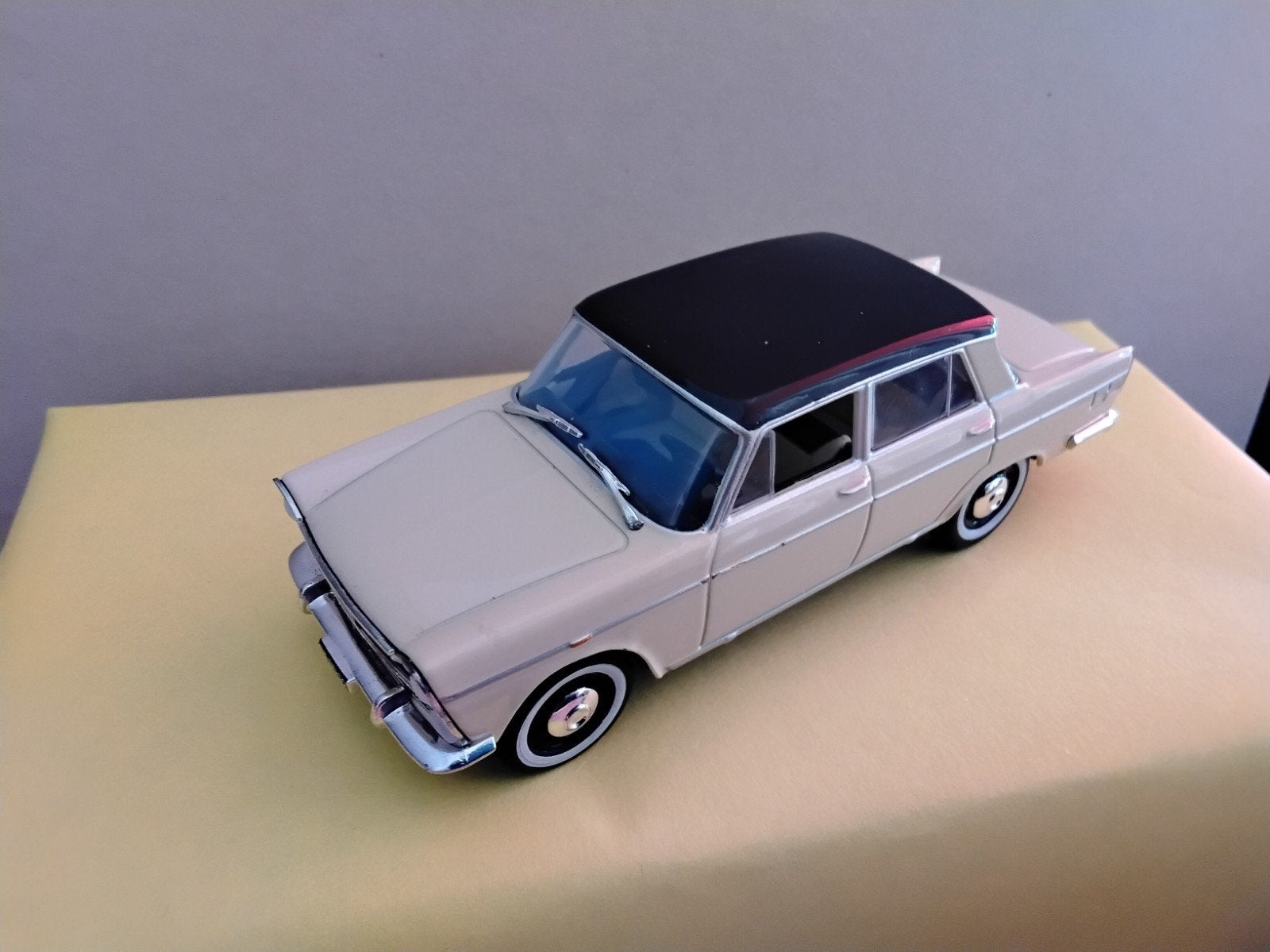 NOREV  FIAT  2100  SEDAN, Verzenden, Auto, Norev
