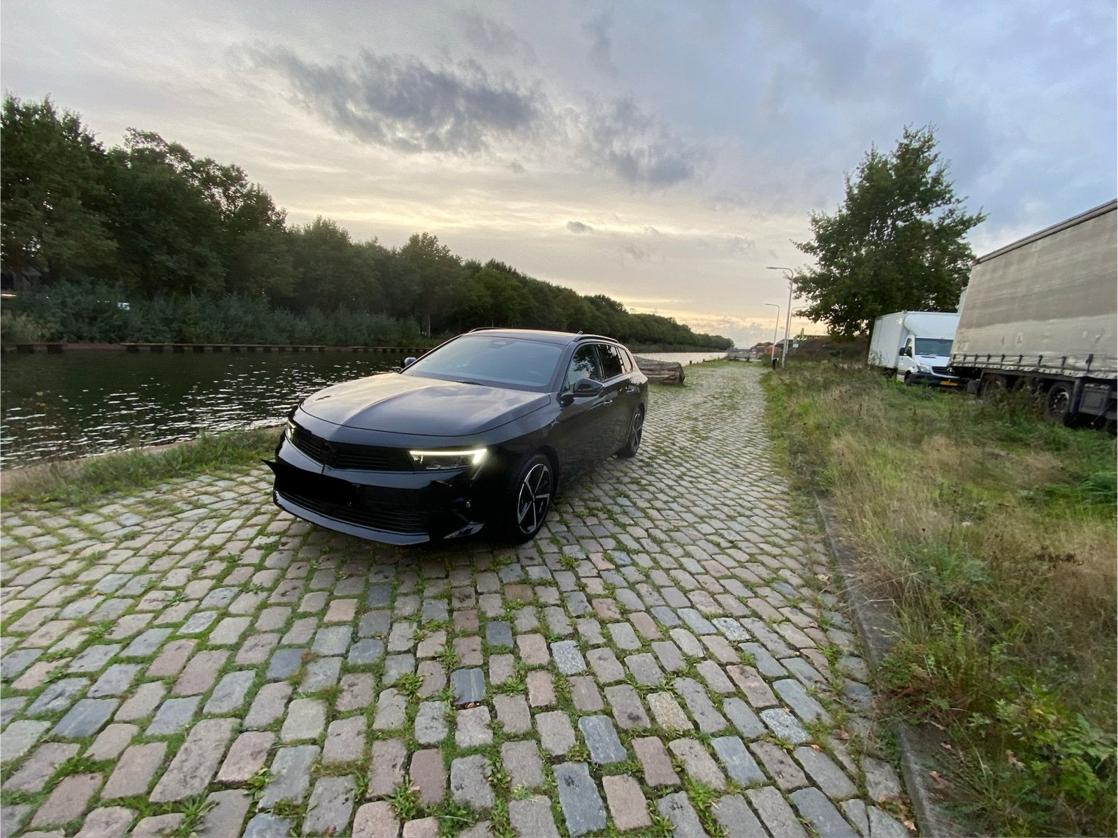 Opel Astra ST  Gs-line.   Prijs is EX BPM!, 1199 cc, Verwarmde buitenspiegels, Zwart, Stationwagon