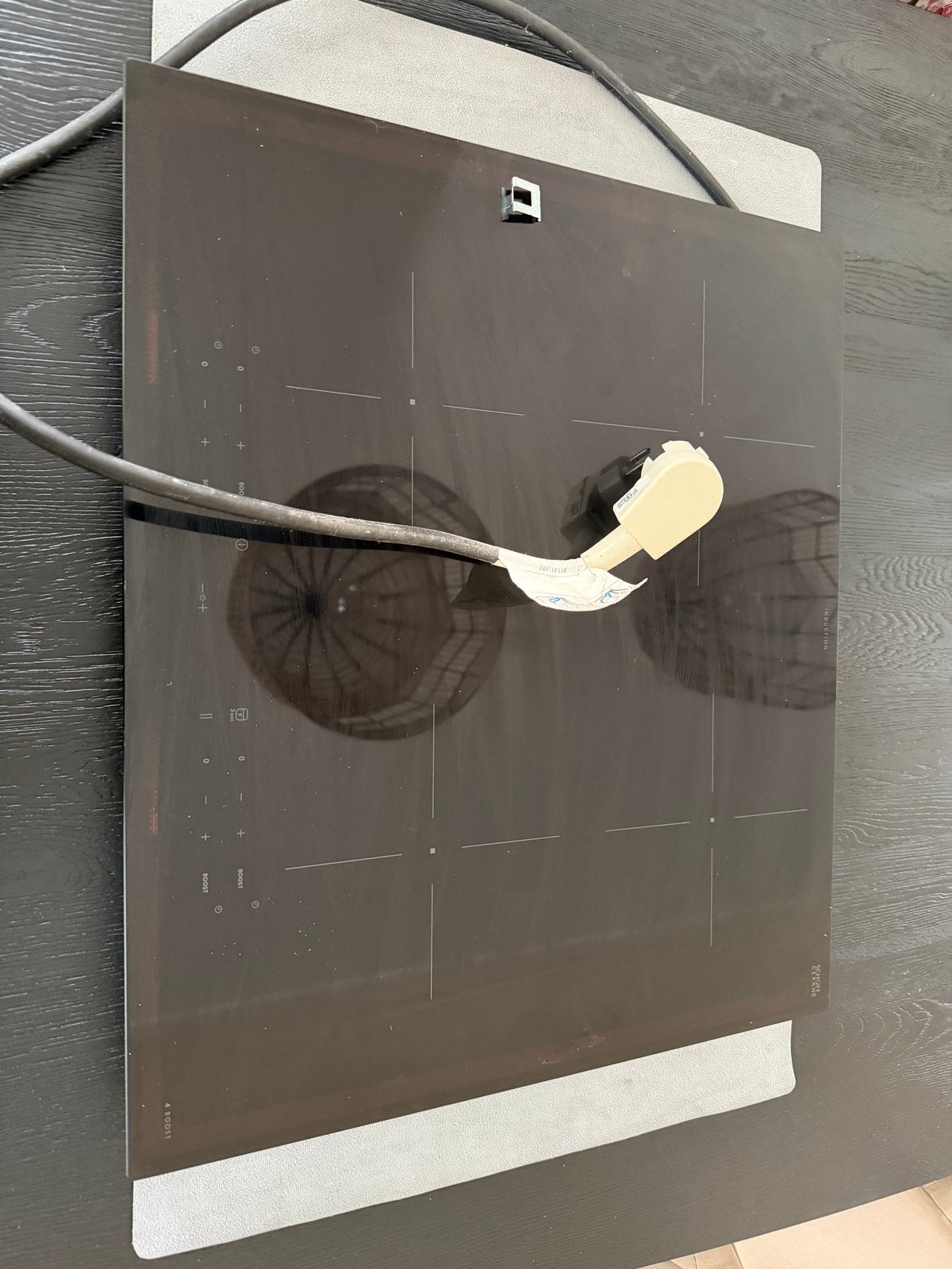 IKEA TREVLIG Inductie kookplaat boost functie, 2,5 jaar oud, Witgoed en Apparatuur, Kookplaten, Ophalen, Gebruikt, 4 kookzones