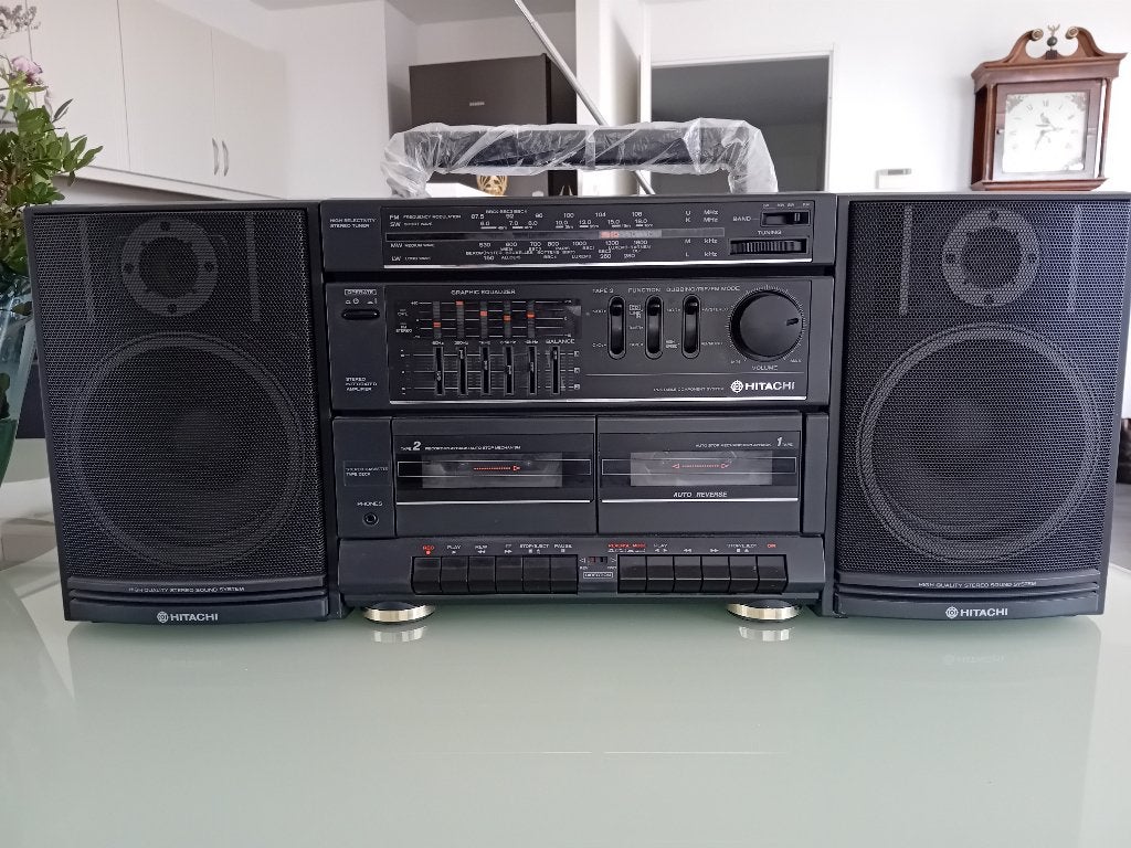 Draagbare HITACHI radio/cassette player, Ophalen