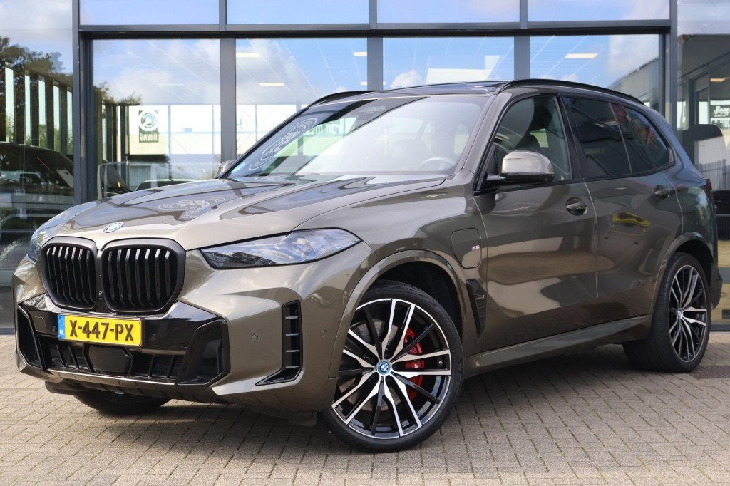 Bmw X5 xDrive 50e M-seats / M - Sport package pro / Panorama, Gebruikt, X5, Met garantie (alle), Bedrijf