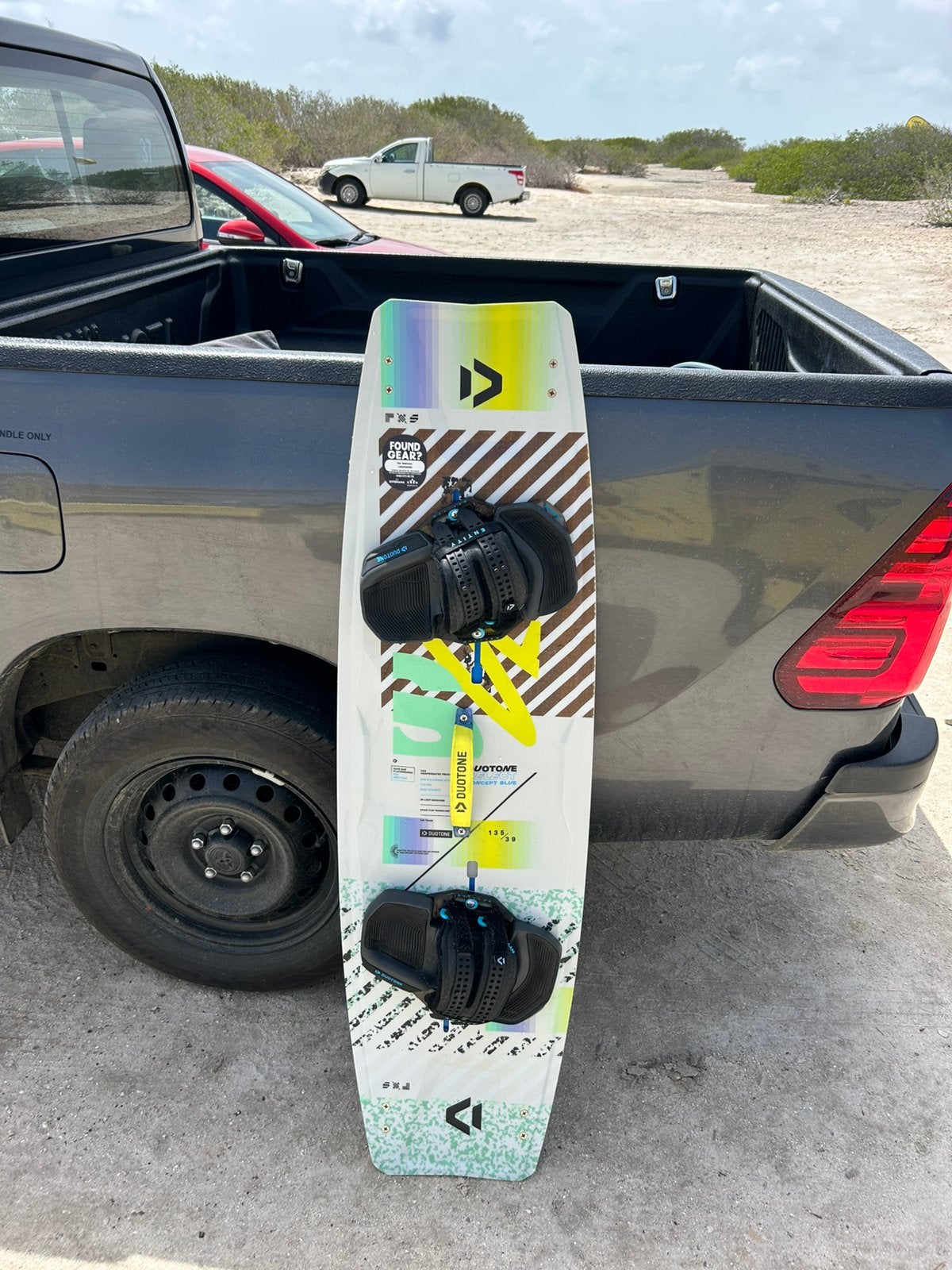 Duotone select 2025 board 135cm, Watersport en Boten, Kitesurfen, Twintip, Ophalen of Verzenden, Zo goed als nieuw, 4 m² of minder