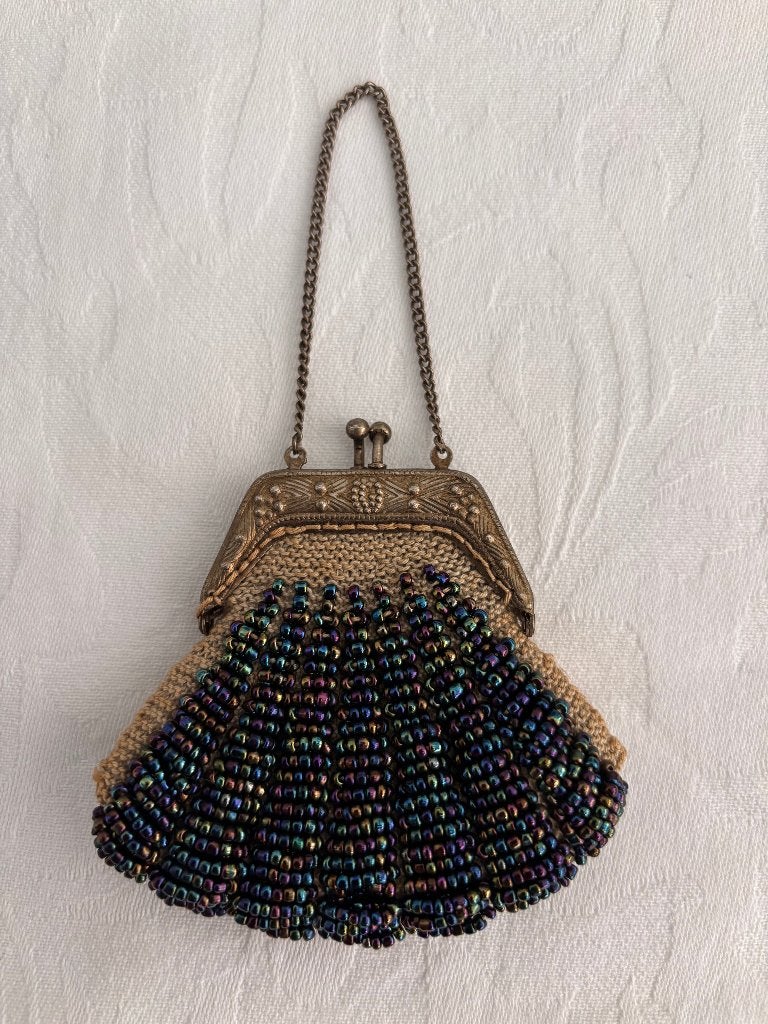 Antiek beursje /  kralentasje met verzilverde beugel., Antiek en Kunst, Ophalen of Verzenden, Dames