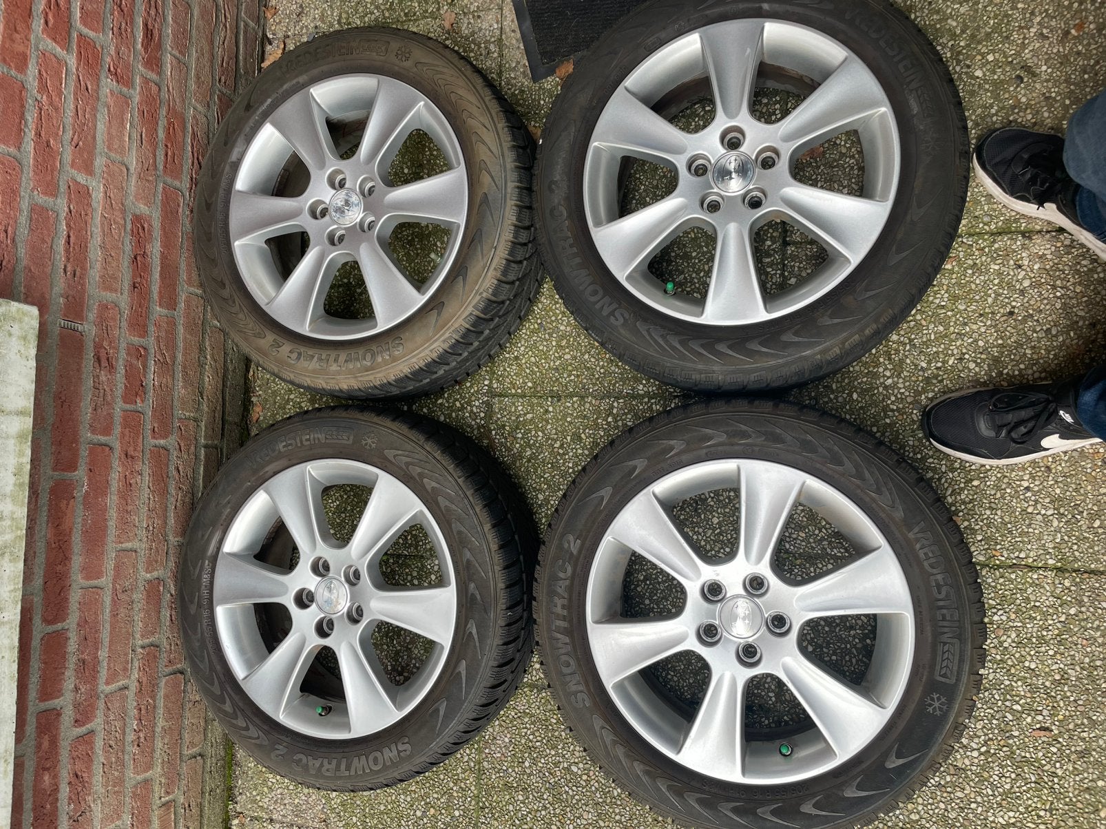 Subaru velgen met oude winterbanden, Ophalen, 215 mm, Velg(en), 16 inch