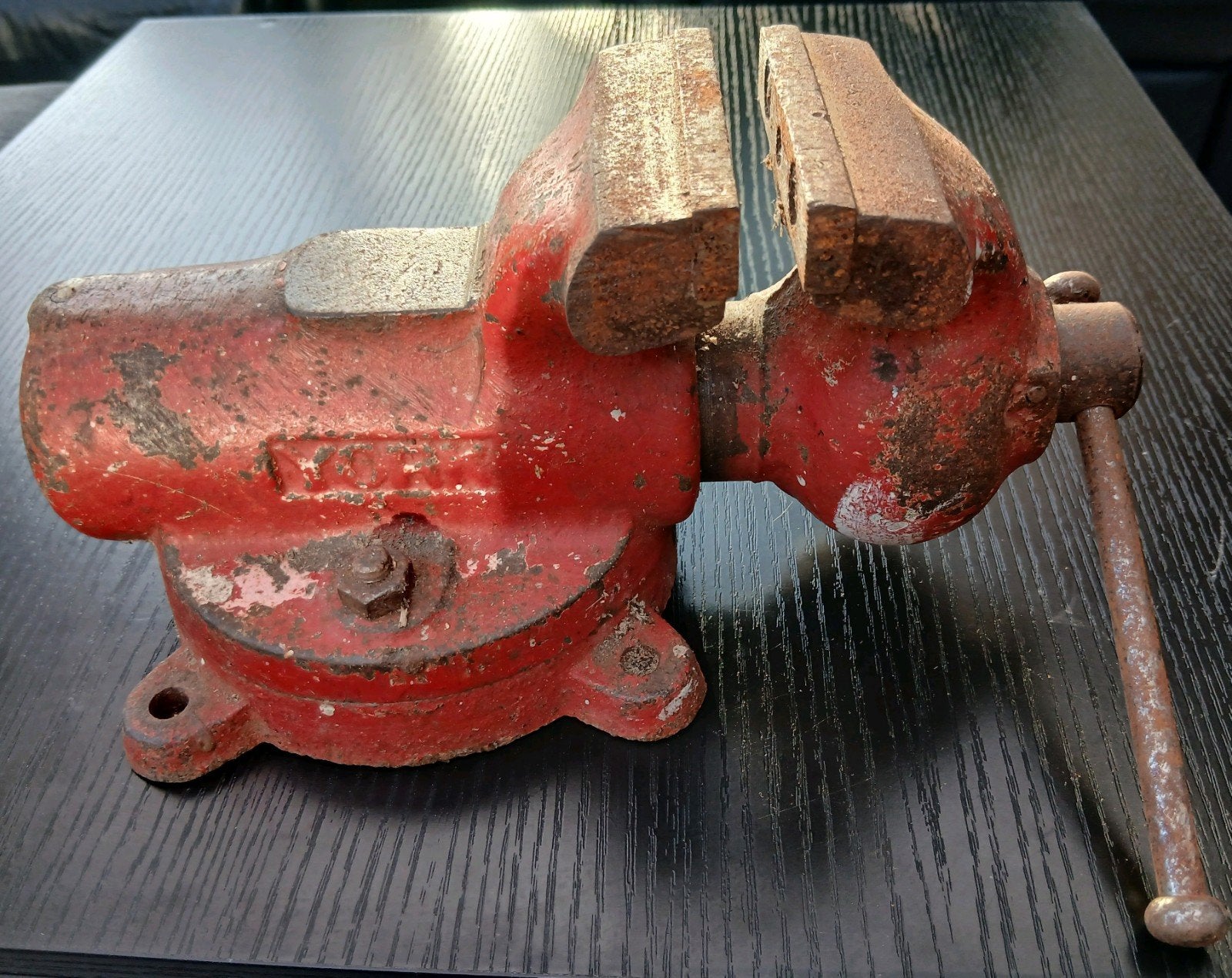 Vintage YORK kwaliteitsbankschroef met draaibare voet 5.9 kg, Ophalen of Verzenden, Gebruikt