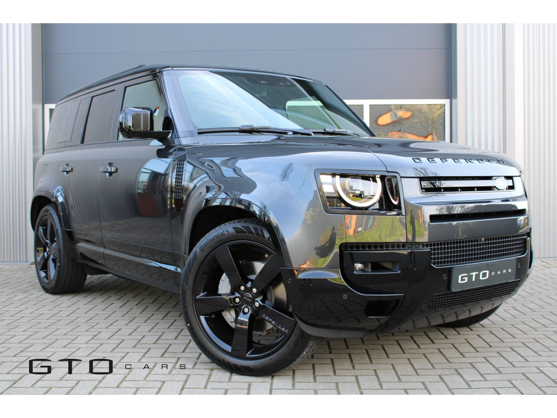 Land Rover Defender 110 2.0 P300e 110 X-Dynamic HSE | Pano |, Automaat, Gebruikt, Zwart, 4 cilinders
