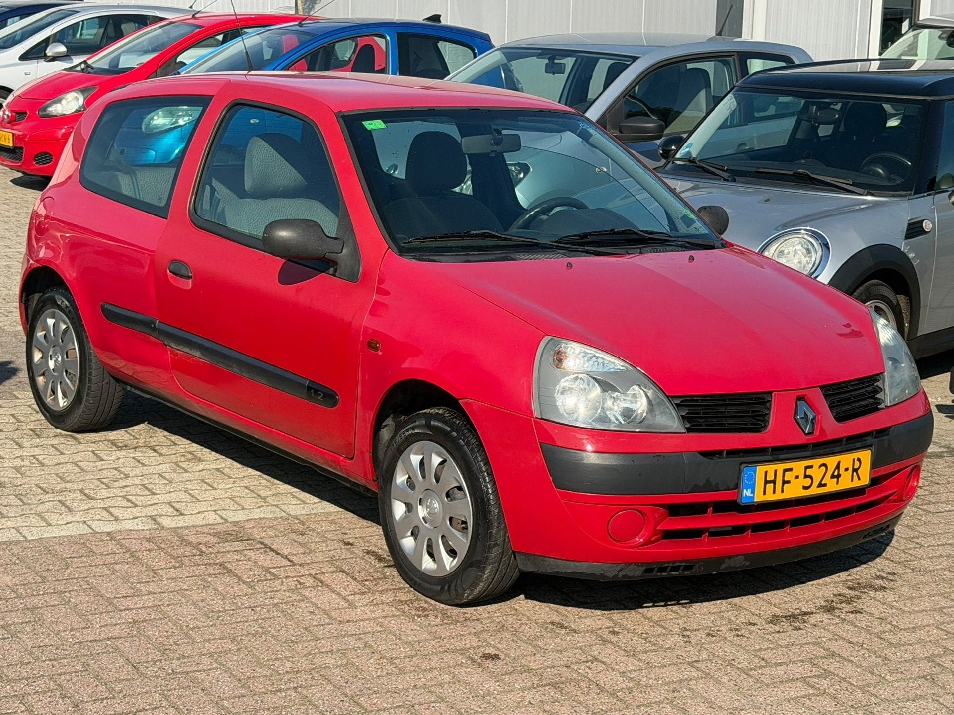 Renault Clio 1.2 Authentique 2004 Stuurbekrachtiging APK 05-, Auto's, Voorwielaandrijving, Gebruikt, 31 €/maand, 4 cilinders
