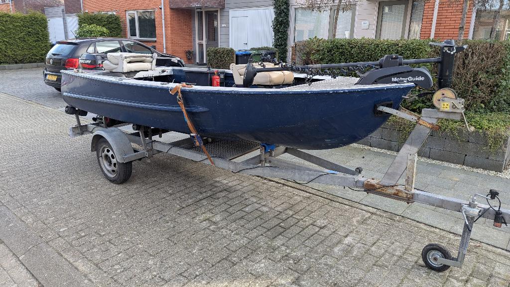 Aluminium visboot met 9,9 4takt trailer en trollingmotor, Watersport en Boten, Vis- en Consoleboten, Ophalen, Gebruikt, Tot 10 pk