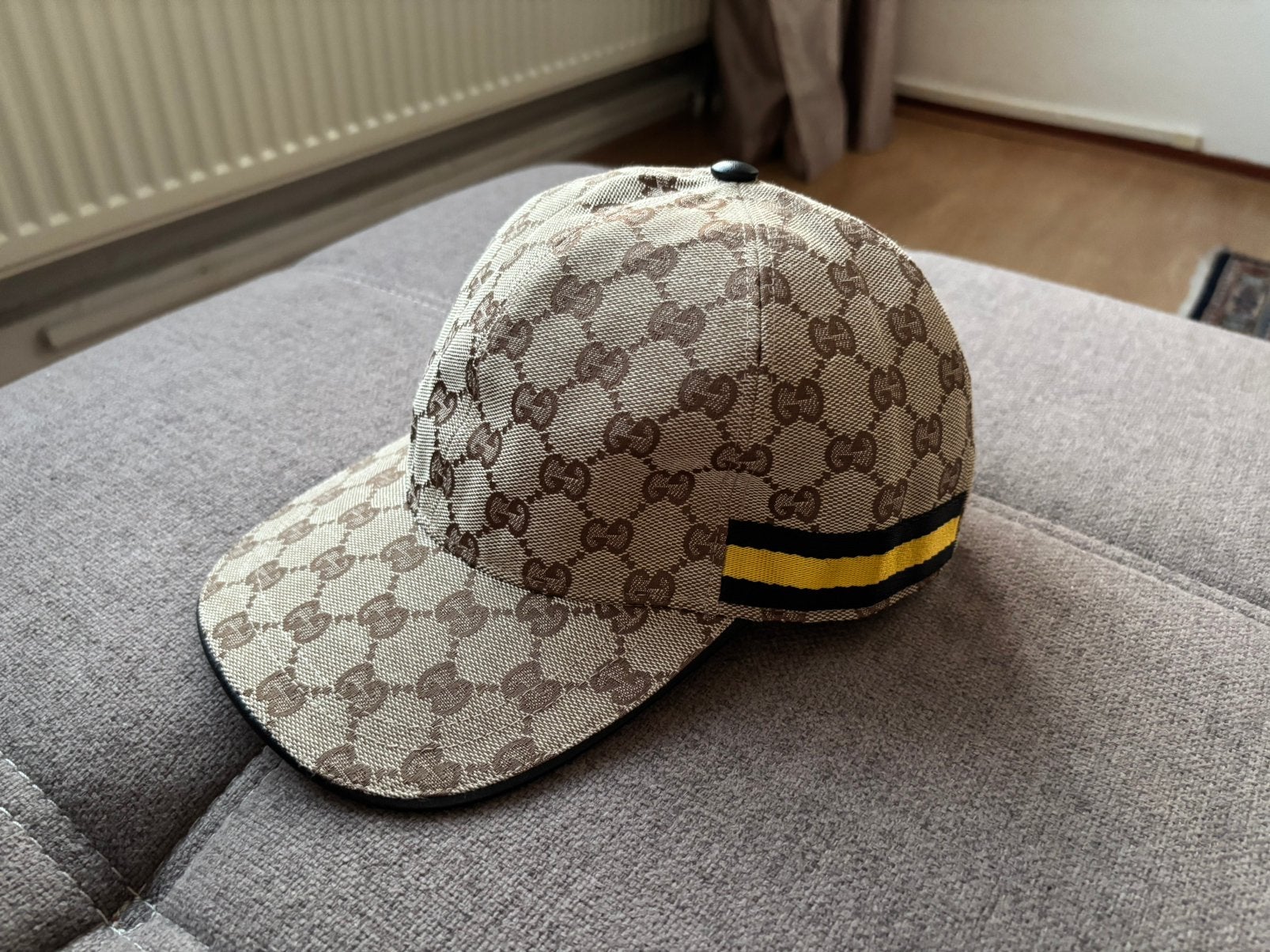 Gucci Pet Geel / Zwart, Kleding | Heren, Hoeden en Petten, Ophalen of Verzenden, Nieuw, 57 cm (M, 7⅛ inch) of minder, Pet