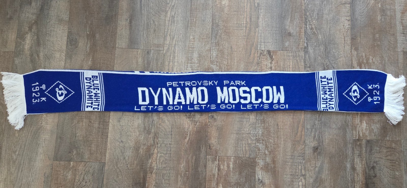 Sjaal Dynamo Moskou, Ophalen of Verzenden, Zo goed als nieuw, Buitenlandse clubs, Vaantje of Sjaal