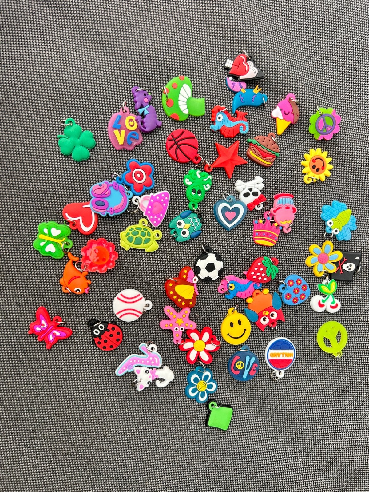 Hangers voor aan armbanden of loom elastiekjes, Ophalen of Verzenden, Nieuw