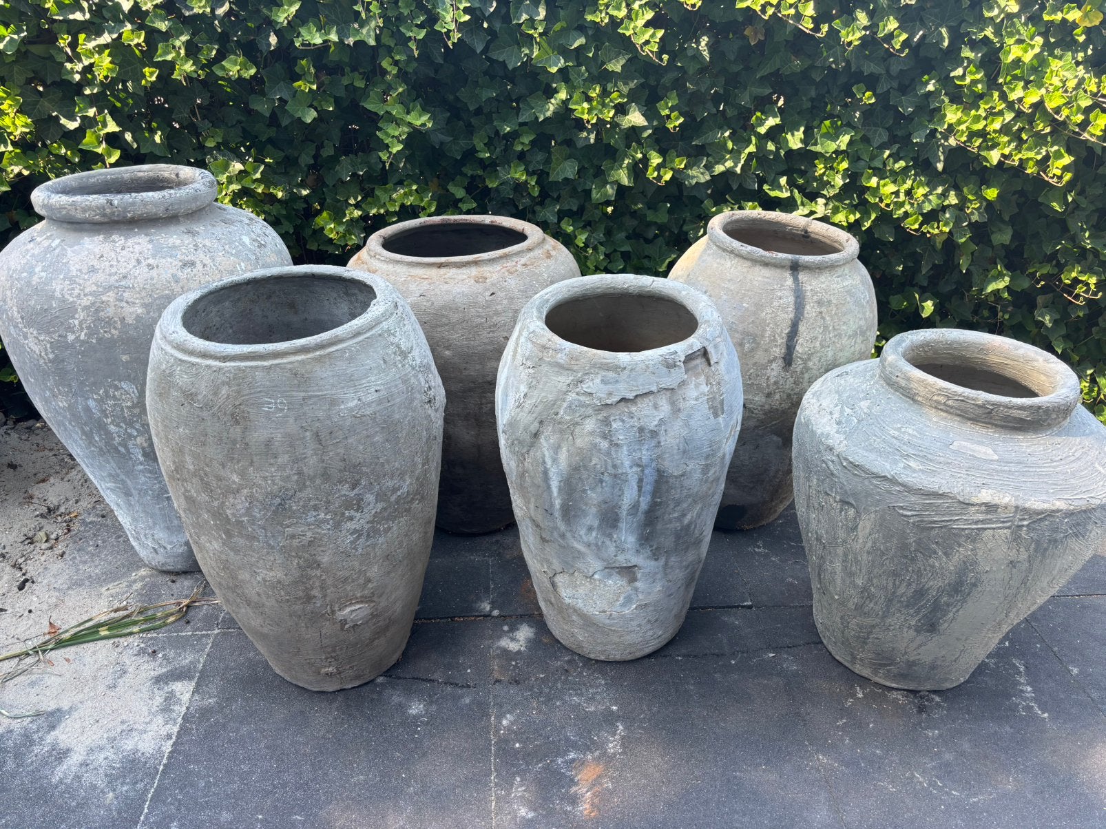 Oude pot potten stoer en sober, Ophalen