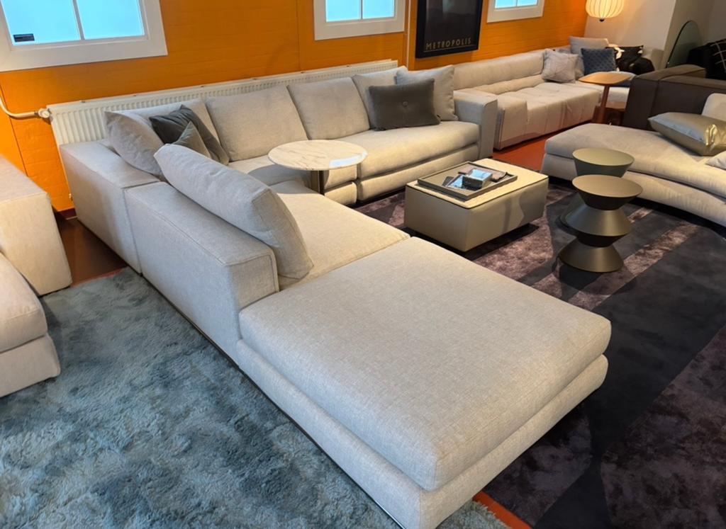 Minotti Hamilton modulaire hoekbank cat G Grigio LP €18.310, 125 cm of meer, Info@micheldethouars.nl, Minotti, 9723 CA