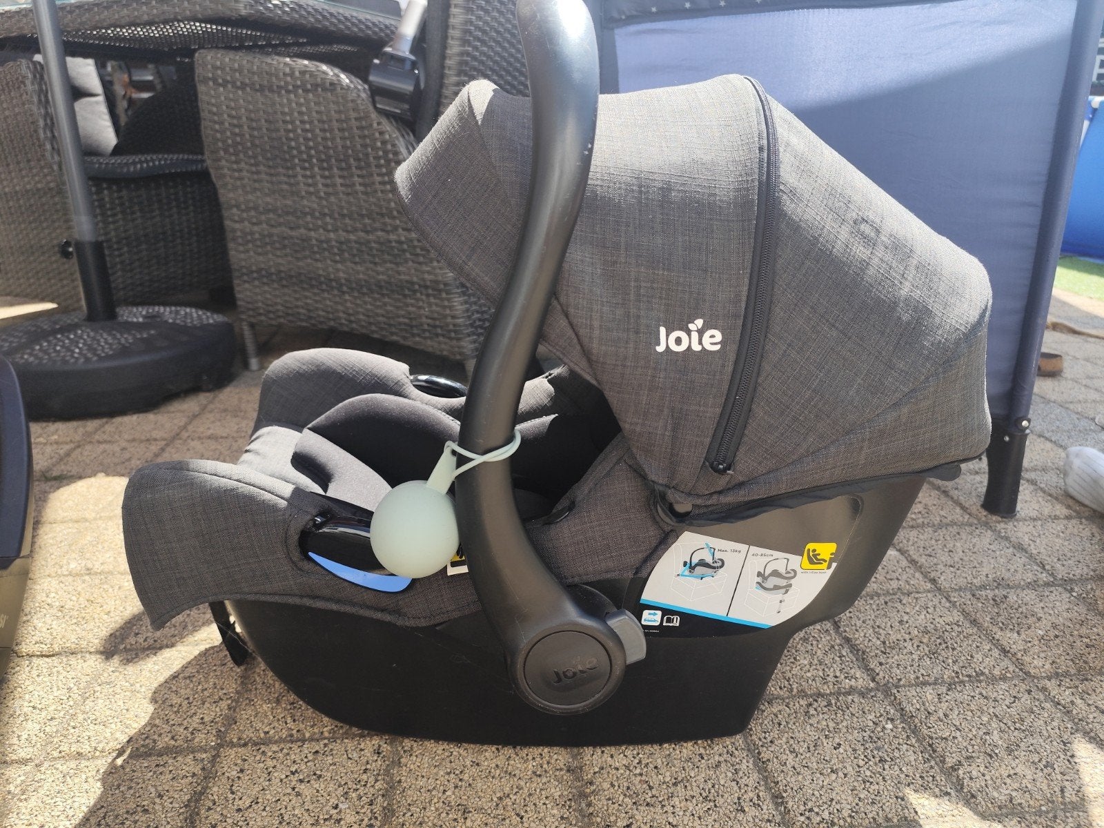 Joie autostoel met newborn inzet - nette staat, Ophalen