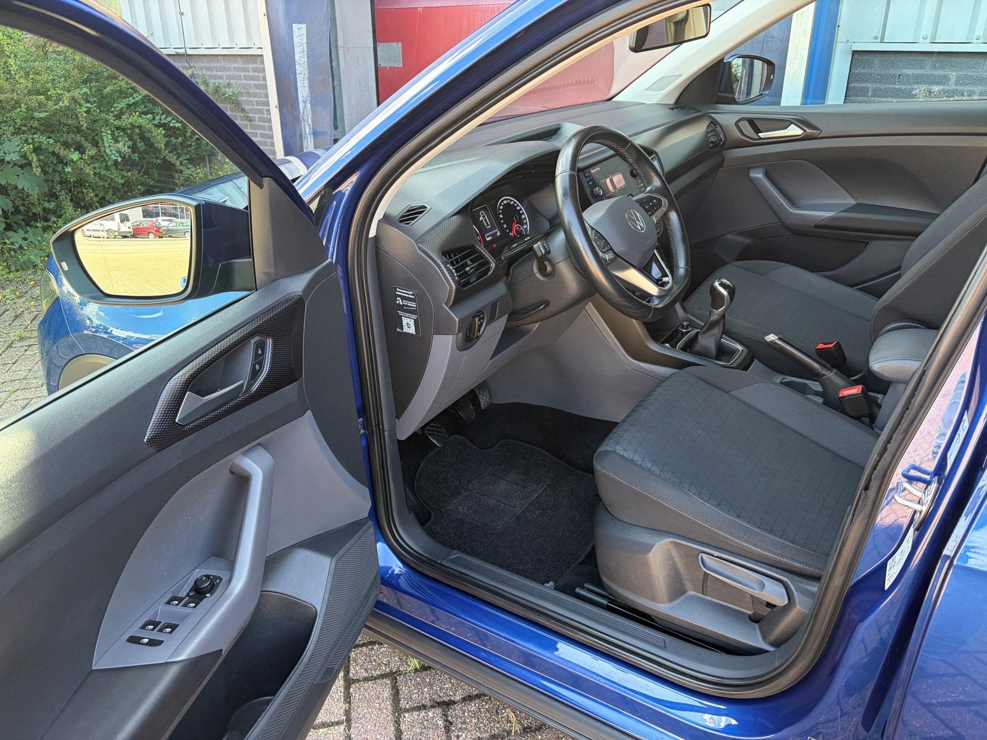 Volkswagen T-Cross 1.0 TSI Life Business / carplay, Auto's, Volkswagen, Gebruikt, 95 pk, Blauw, Origineel Nederlands