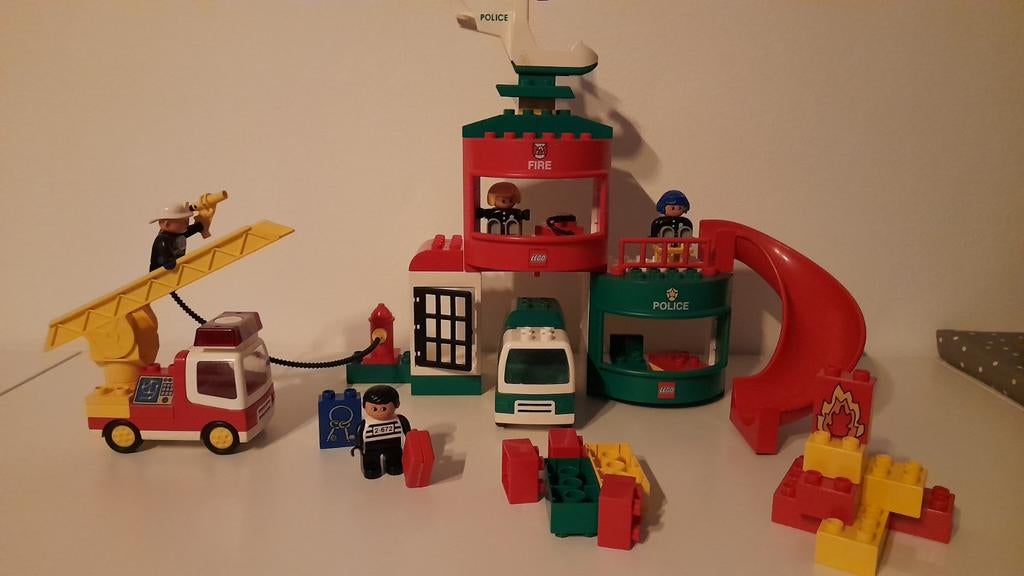 Lego Duplo Politie / Brandweer Kazerne 2811, Ophalen of Verzenden, Zo goed als nieuw, Duplo, Complete set