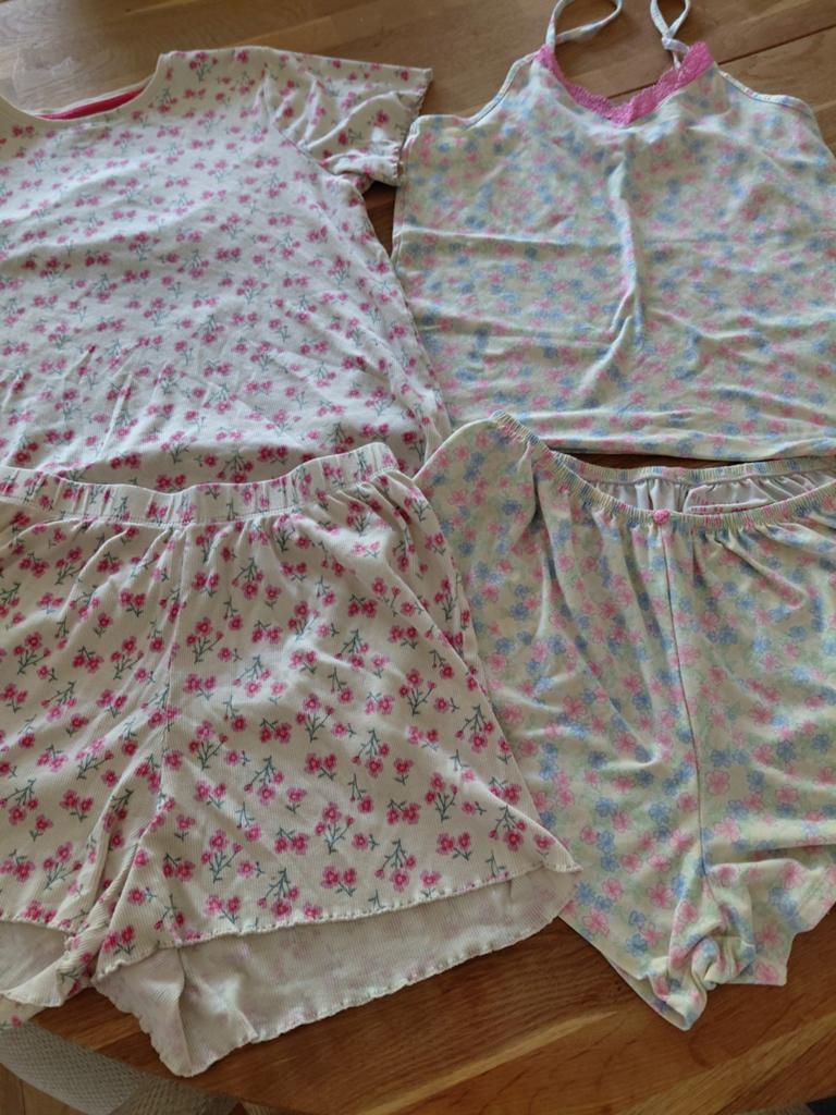 2 lekker zachte pyama setjes, Kinderen en Baby's, Kinderkleding | Maat 158, Ophalen of Verzenden, Zo goed als nieuw, Meisje, Nacht- of Onderkleding