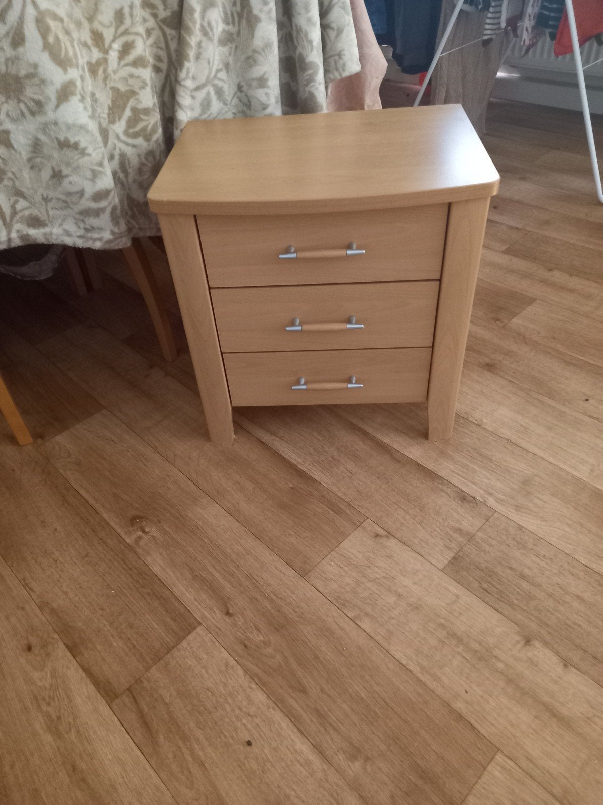 Gratis:  beuken ladekast, Ophalen, Minder dan 50 cm, Zo goed als nieuw, 3 of 4 laden