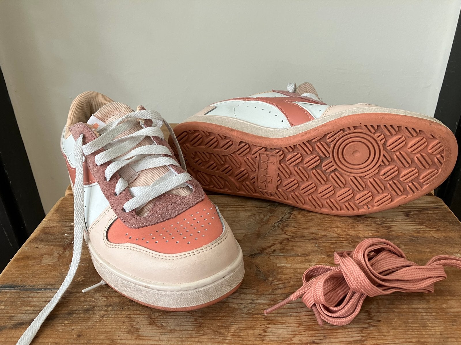 Roze Diadora sneakers zgan maat 40, Kleding | Dames, Schoenen, Ophalen of Verzenden, Roze, Sneakers of Gympen, Zo goed als nieuw