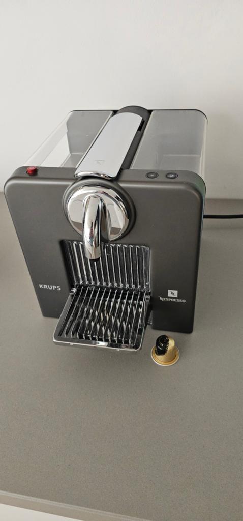 Nespresso Cube Koffiezetapparaat - geeft foutmelding, Ophalen of Verzenden, Zo goed als nieuw, Espresso apparaat, Koffiepads en cups