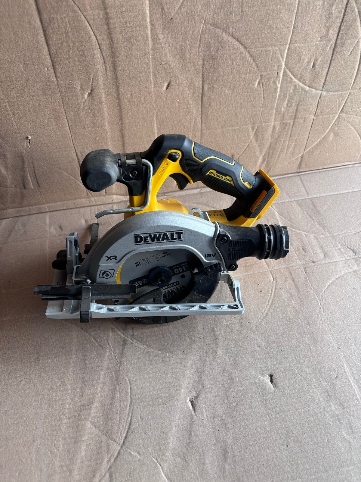 Nieuwe DeWALT DCS512N-XJ 12V Li-ion accu cirkelzaag body, Cirkelzaag, Nieuw, 600 tot 1200 watt, Ophalen of Verzenden