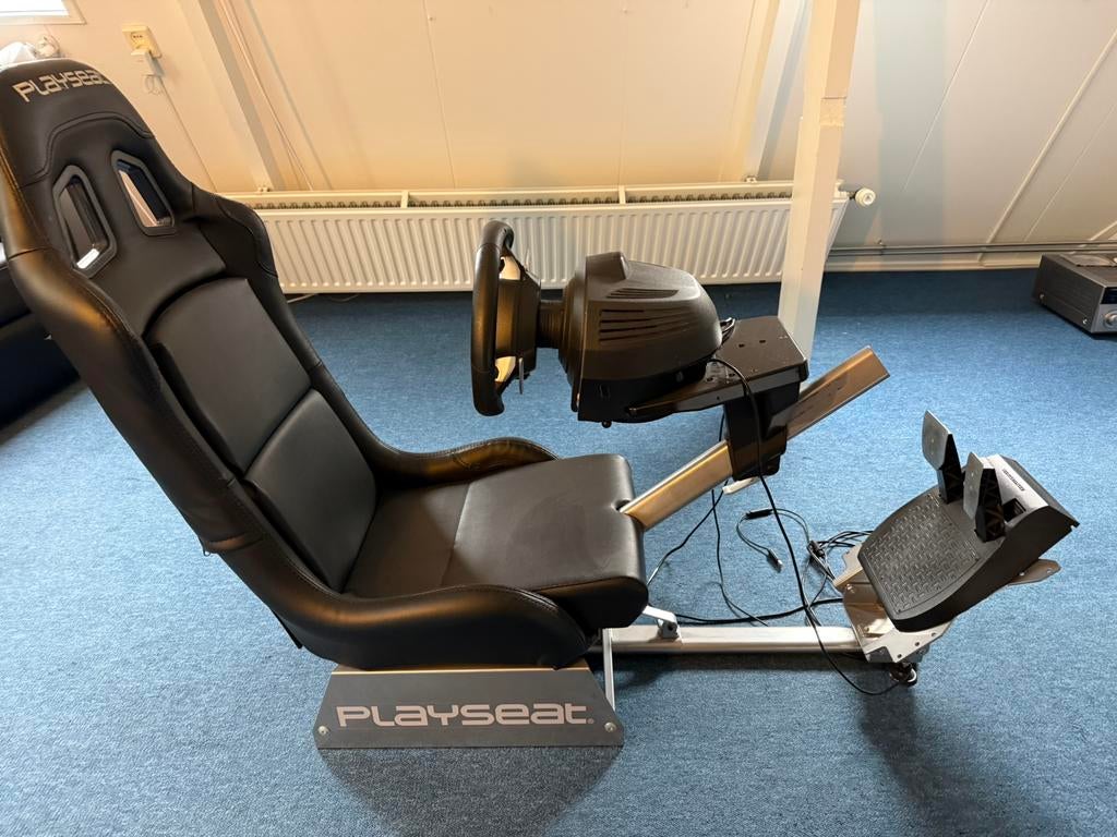 Playseat met Thrustmaster Ferrari 458 Spider stuur voor Xbox, Ophalen of Verzenden, Zo goed als nieuw