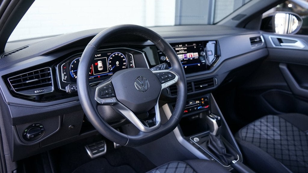 Volkswagen Taigo 1.0 TSI R-Line AUTOMAAT-ACC-CAMERA-DAB-IQ L, Auto's, Volkswagen, 1160 kg, Gebruikt, Zwart, Bedrijf