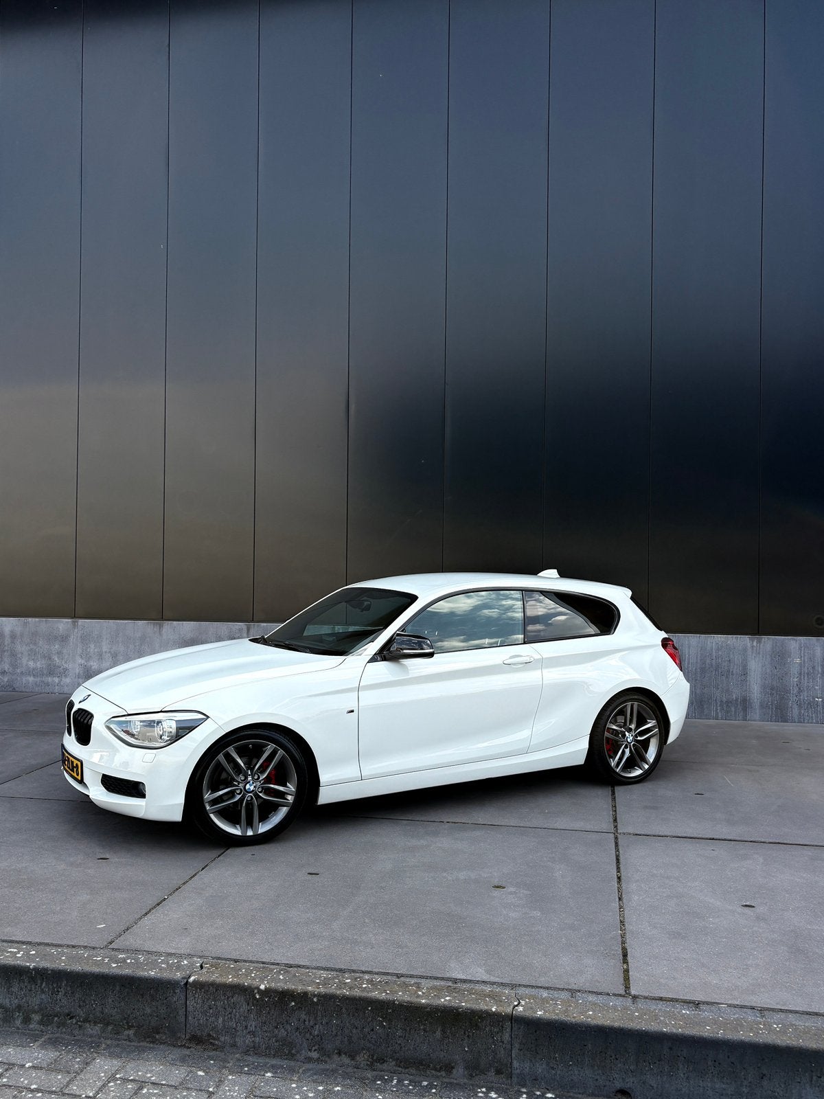 BMW 1-Serie 116I 100KW 3DR 2013 Wit, Auto's, BMW, 1-Serie, Benzine, A, Hatchback, Handgeschakeld, Origineel Nederlands, Wit, Achterwielaandrijving