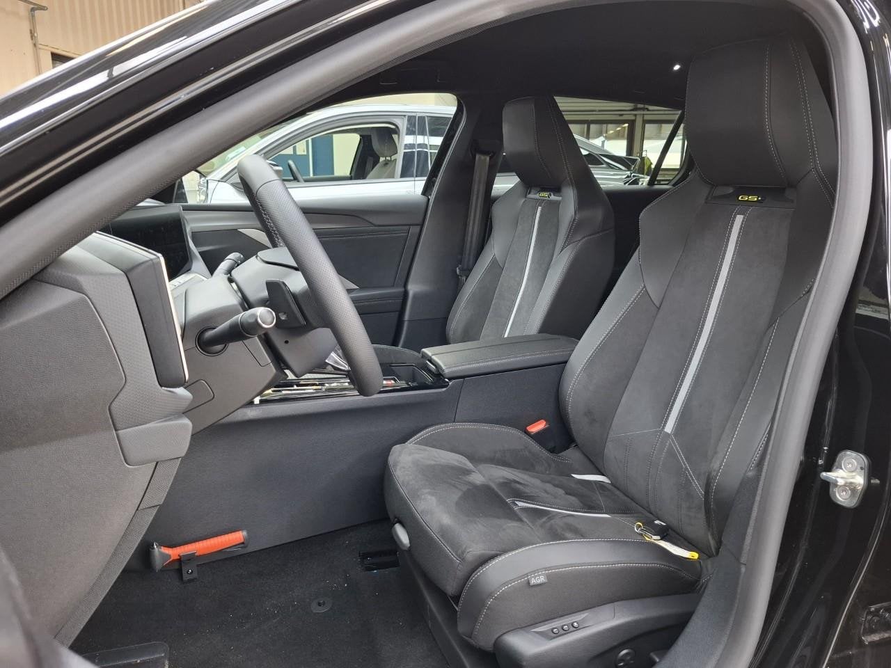 Opel Astra Sports Tourer 1.6 Turbo Plug In Hybrid GSe Led ma, Auto's, 12 maanden, Gebruikt, Euro 6, 4 cilinders