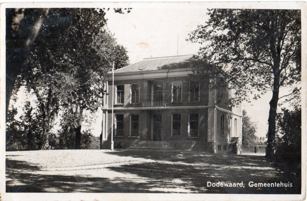 Dodewaard, Gemeentehuis. 6815, Verzenden, 1920 tot 1940, Gelopen, Gelderland
