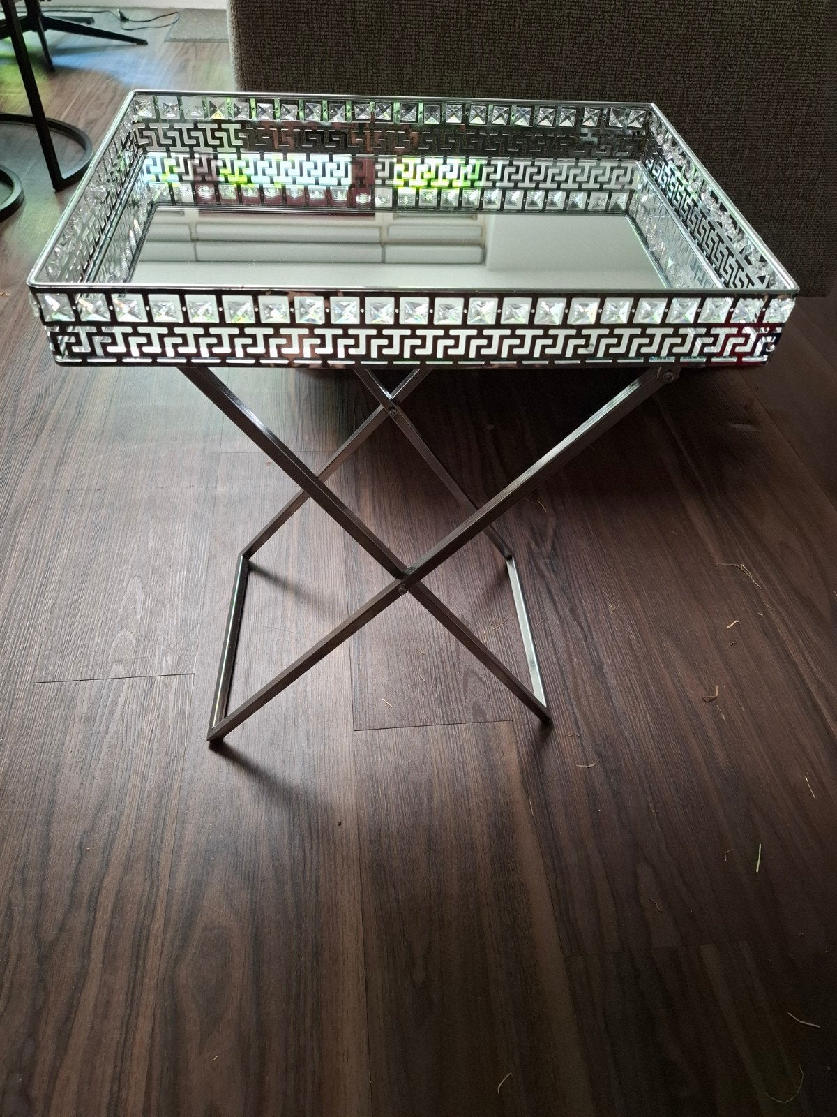 Luxe bijzettafel met spiegelblad en kristallen rand, Metaal of Aluminium, 55 tot 75 cm, Zo goed als nieuw, Luxe, Modern, Glamour