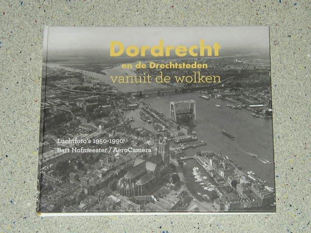 Dordrecht en de Drechtsteden vanuit de wolken - luchtfoto's, Verzenden, Zo goed als nieuw
