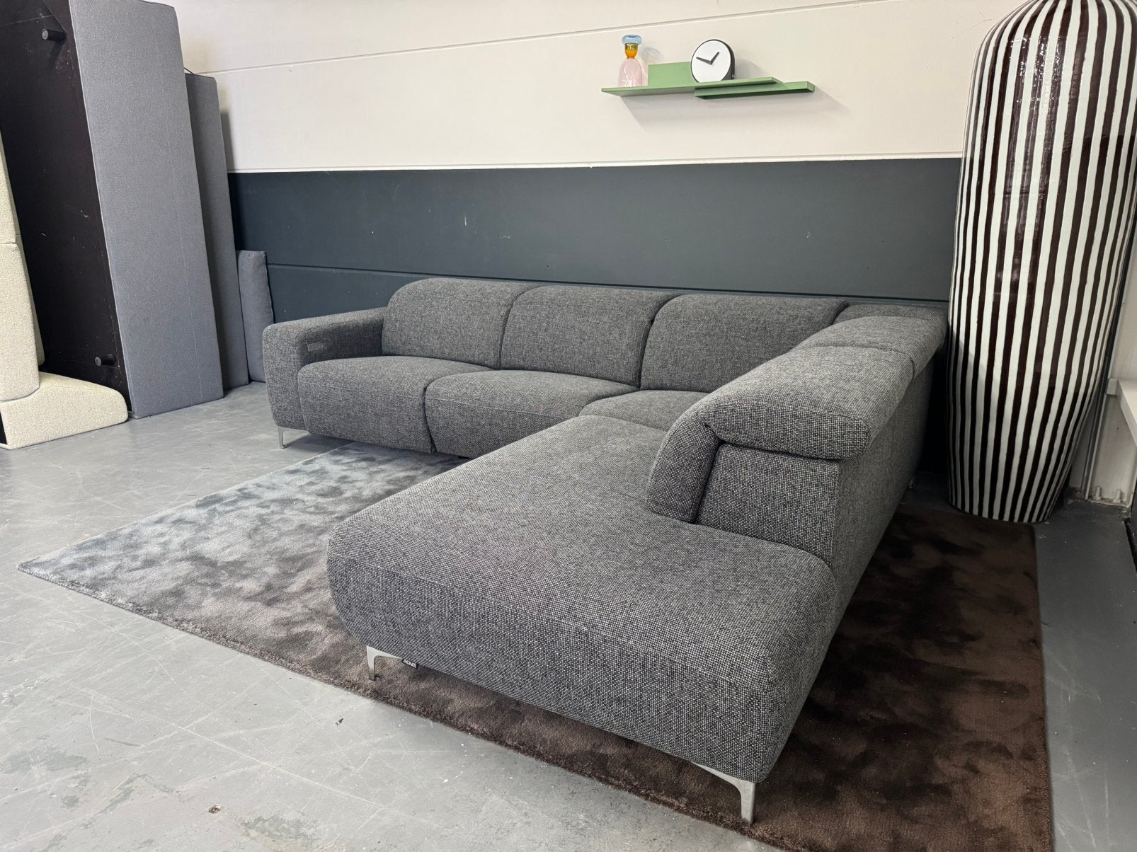 Nette Montel Movano hoekbank | Montel Moved, Ophalen, 250 tot 300 cm, Hoekbank, Montel, Goossens, Enzo Luca