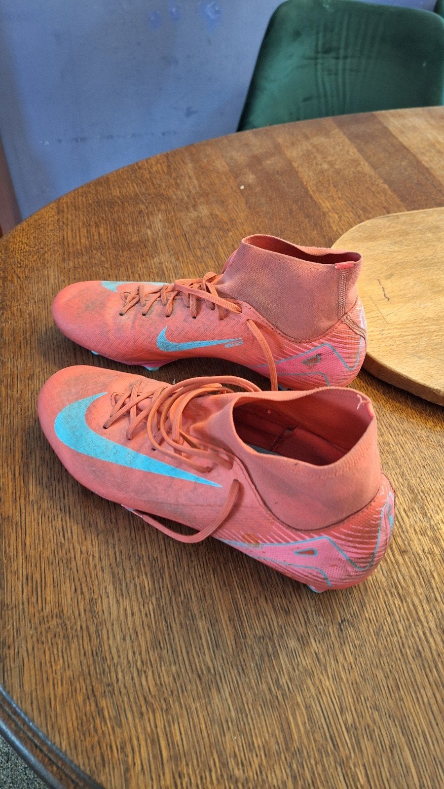 Nike voetbalschoenen - Maat 41 - Oranje/Roze met blauw, Overige kleuren, Sportschoenen, Nike, Ophalen of Verzenden
