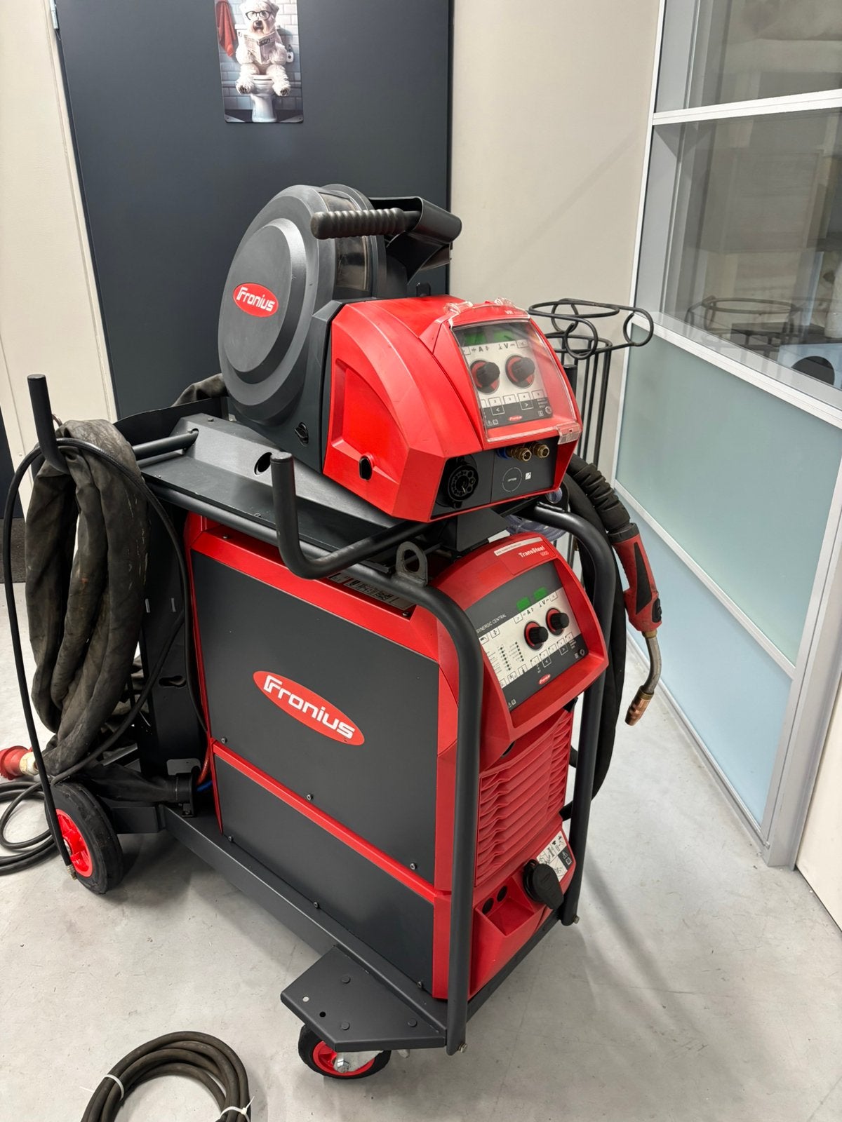 NIEUWSTAAT 2 JAAR OUD FRONIUS TRANSSTEEL 5000 SENERGIC!!!!!, Ophalen, I, Zo goed als nieuw, DOKTER METALL SUPPORT.