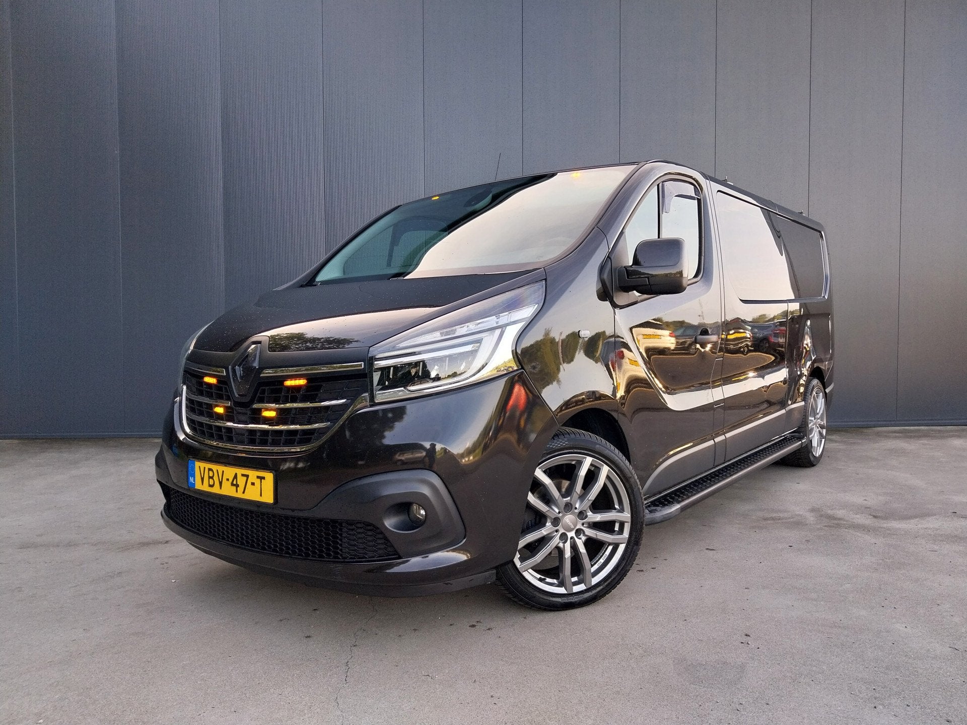 Renault Trafic 2.0 dCi 145 PK DUBBELE CABINE L2H1 DUBBEL CAB, Voorwielaandrijving, Electronic Stability Program (ESP), Gebruikt